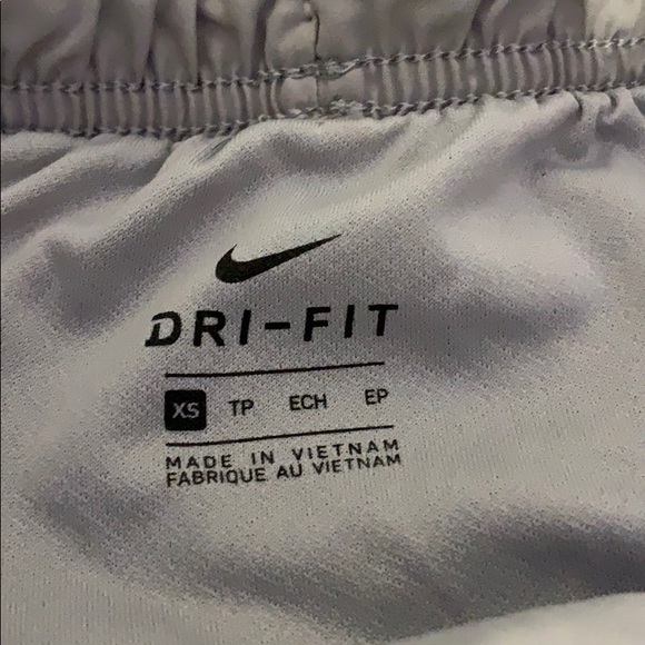 Perfect condition all gray Nike shorts - Picture 3 of 3